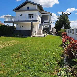  Apartman Fulir